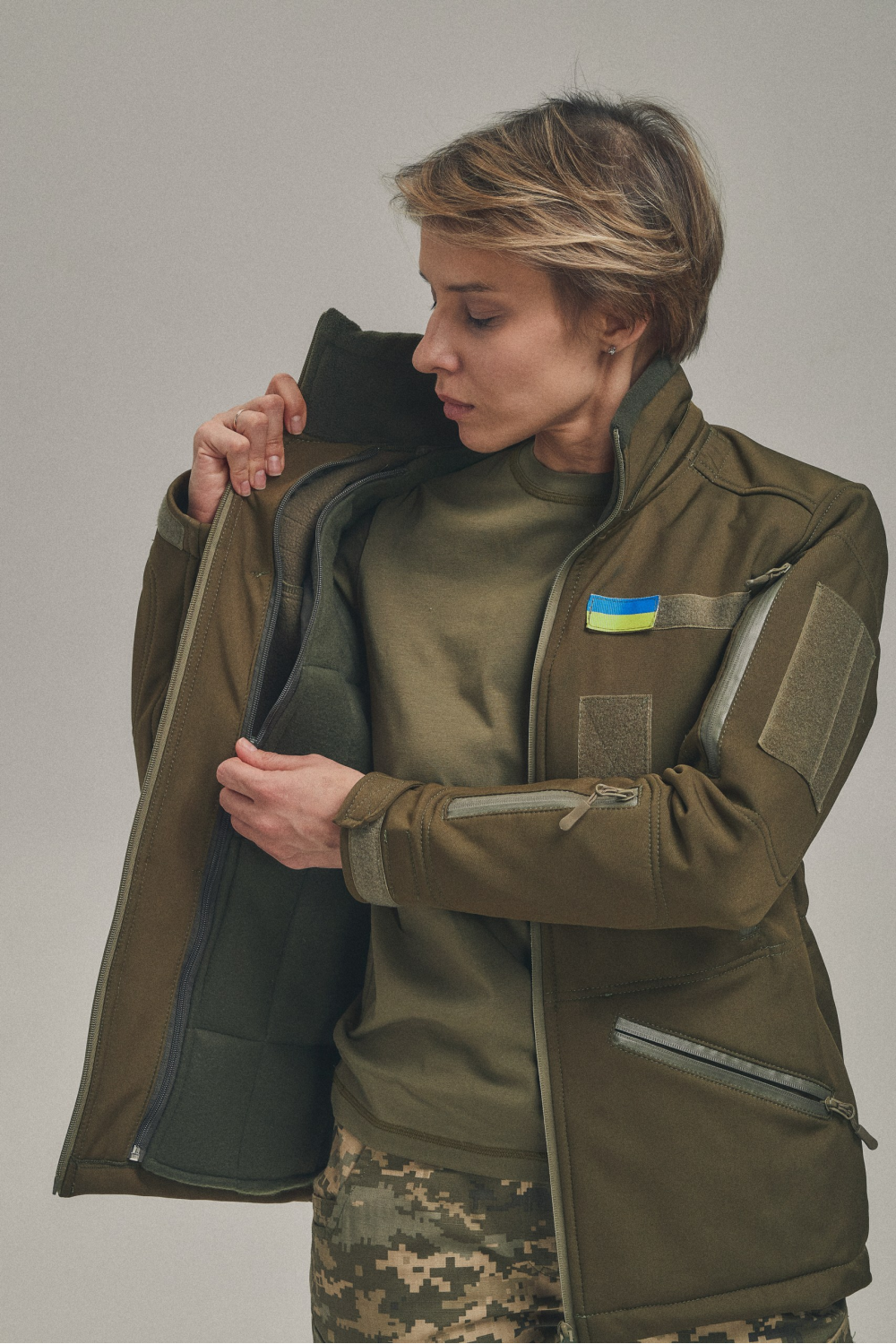 Зимова жіноча куртка Soft Shell 2 в 1 хакі